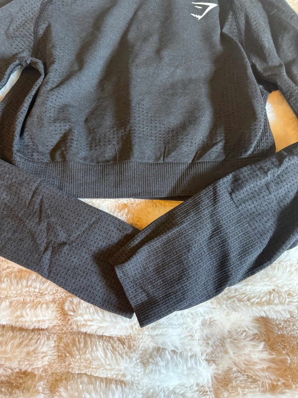 Gymshark Black Long-Sleeve Cropped Training Top - Picture 4 of 6